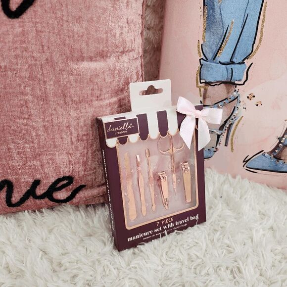 Danielle Creations 7 Piece Manicure Set ( For details see inside listing ) - Picture 5 of 5